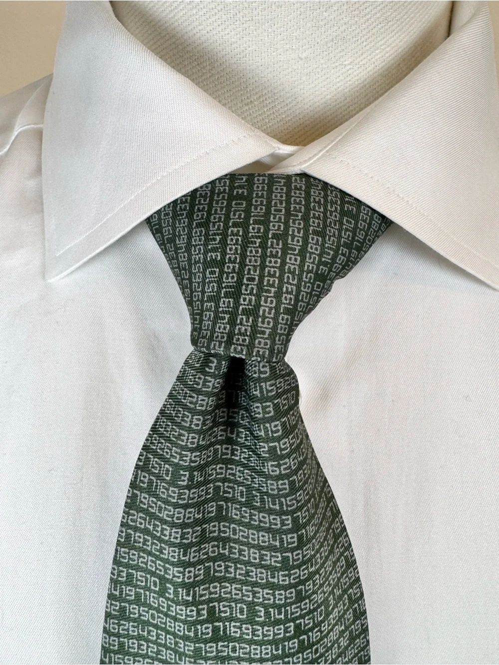 Wild Ties - Pie Anyone? Men’s Necktie Green Patterned Microfiber Tie
